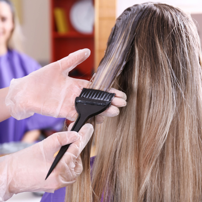 How Hair Professionals Achieve Reliable, Long-Lasting Grey Coverage in a Busy UK Salon