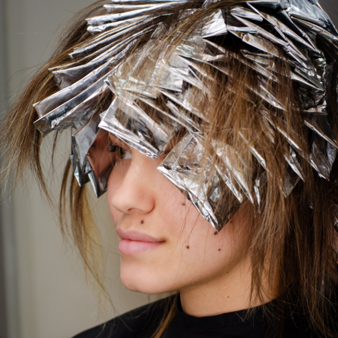 How to Achieve Cleaner, More Consistent Colour Placement With Foils in UK Salons